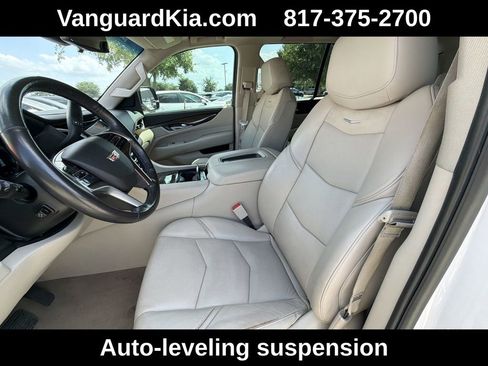 Used 2020 Cadillac Escalade Luxury AWD/4WD image 15