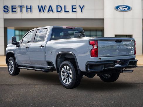 Used 2025 Chevrolet Silverado 2500 Custom w/ Custom Convenience Package AWD/4WD image 5