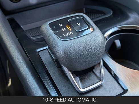 Used 2025 Nissan Rogue SV FWD image 20