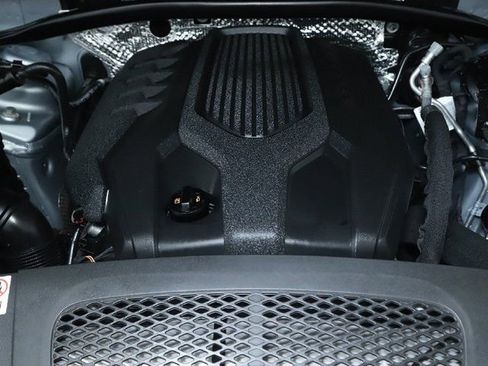 Used 2025 Porsche Macan image 40