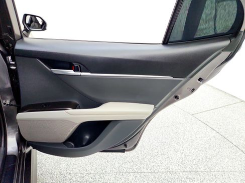 Used 2021 Toyota Camry SE w/ Carpet Mat Package (TMS) image 29