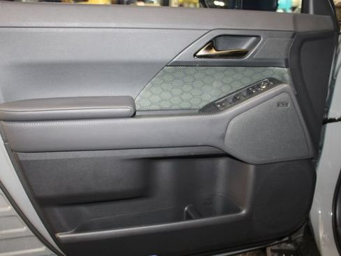 Used 2025 Lexus GX 550 AWD/4WD image 31