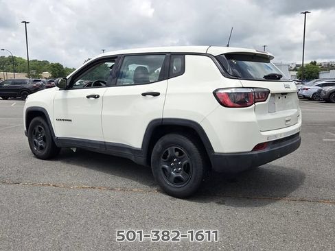 Used 2018 Jeep Compass Sport FWD image 3