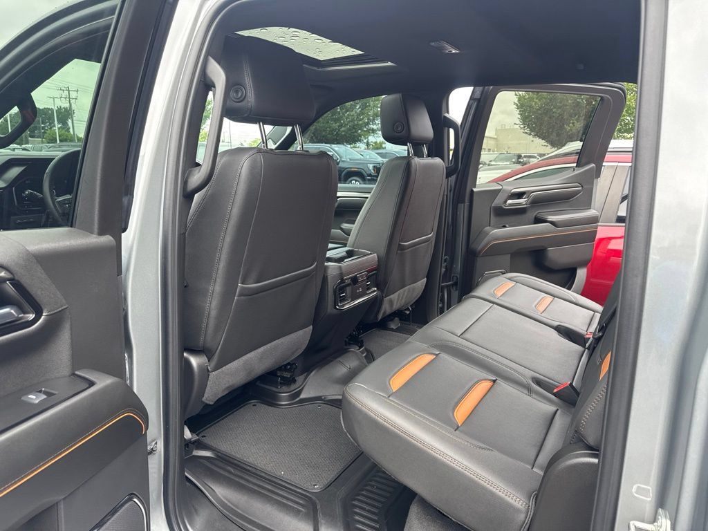 Certified 2024 GMC Sierra 1500 AT4 w/ Technology Package AWD/4WD image 17