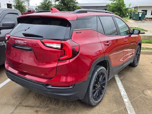 Used 2023 GMC Terrain SLE w/ Driver Convenience Package FWD image 2