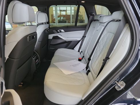 Used 2026 BMW X5 xDrive40i AWD/4WD image 16