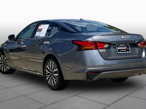 Used 2024 Nissan Altima 2.5 SV FWD image 12