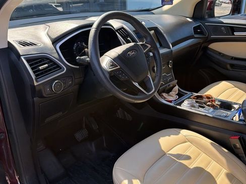 Used 2019 Ford Edge SEL w/ Equipment Group 201A FWD image 2
