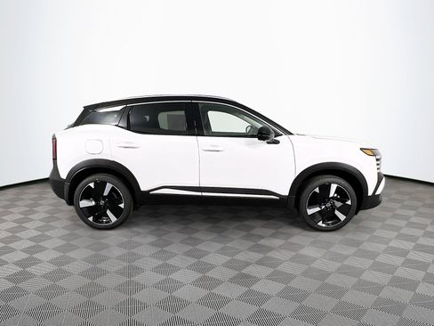 New 2025 Nissan Kicks SR w/ Illumination Package AWD/4WD image 30