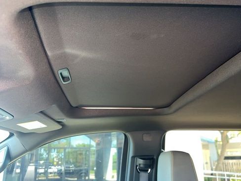 Used 2023 Chevrolet Silverado 1500 ZR2 w/ Technology Package image 12