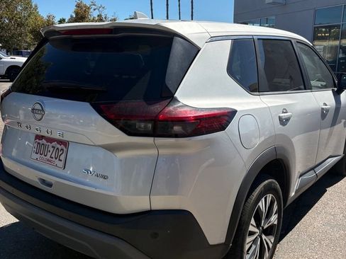 Used 2023 Nissan Rogue SV AWD/4WD image 16