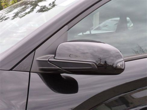 Used 2023 Hyundai Kona SEL w/ Winter Weather Package image 12