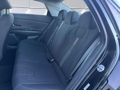 Used 2023 Hyundai Elantra SEL w/ Convenience Package image 18