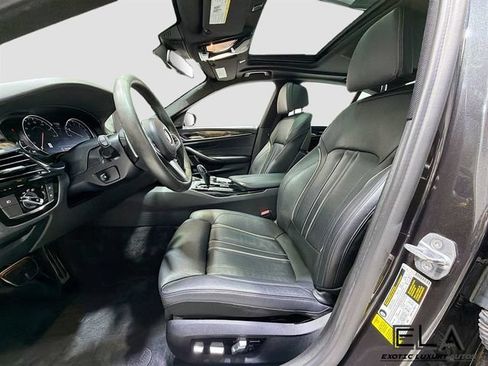Used 2018 BMW 540i w/ M Sport Package RWD image 23
