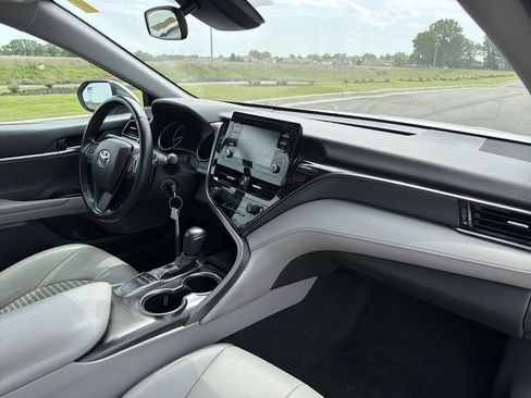 Used 2023 Toyota Camry SE FWD image 14