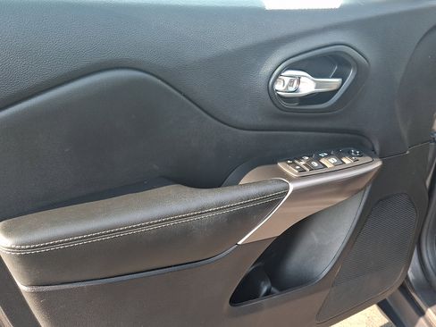 Certified 2021 Jeep Cherokee Latitude Lux image 12