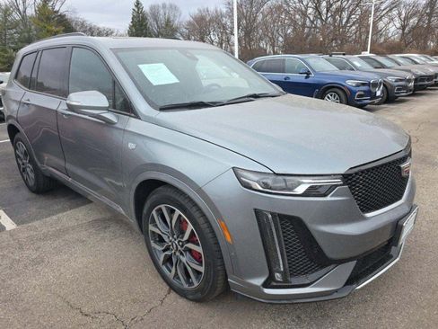 Used 2023 Cadillac XT6 Sport w/ Technology Package image 4