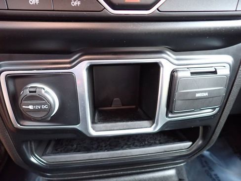 Used 2022 Jeep Wrangler Sport AWD/4WD image 14
