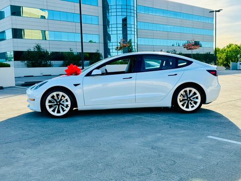 Used 2021 Tesla Model 3 Standard Range Plus RWD image 13