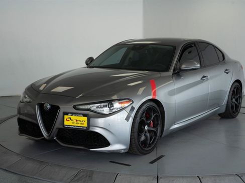 Used 2018 Alfa Romeo Giulia Ti Sport w/ Quick Order Package 22U Sport RWD image 3