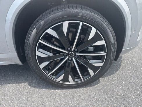 Used 2025 Volvo XC90 B6 Ultra w/ Protection Package Premier image 10