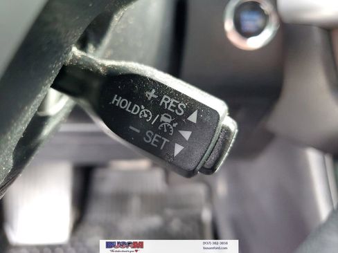 Used 2019 Toyota Highlander XLE AWD/4WD image 27