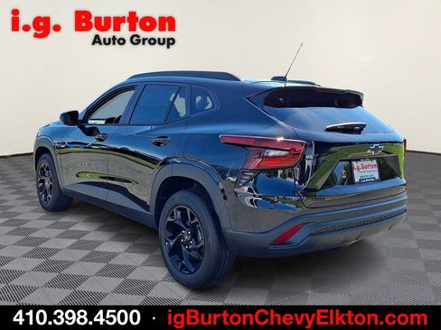New 2026 Chevrolet Trax LT w/ Driver Confidence Package FWD image 3
