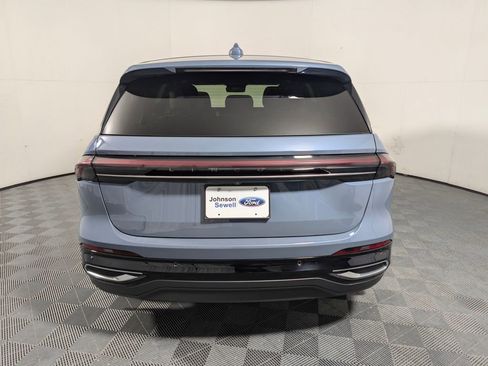 Used 2025 Lincoln Nautilus Premier w/ Equipment Group 102A AWD/4WD image 6