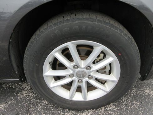 Used 2020 Dodge Grand Caravan SXT FWD image 9