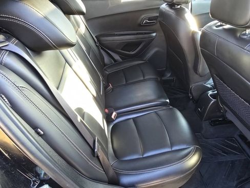 Used 2020 Chevrolet Trax Premier image 17