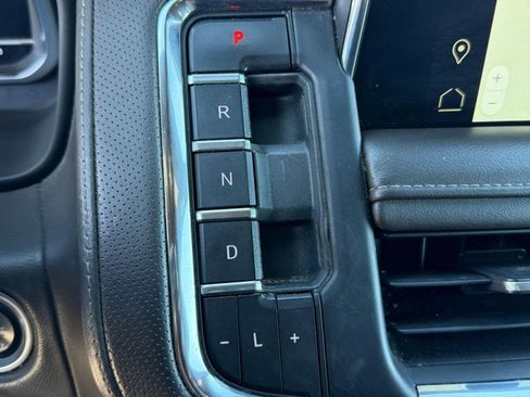 Used 2022 GMC Yukon SLT AWD/4WD image 18