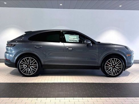 New 2026 Porsche Cayenne S AWD/4WD image 8