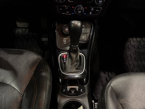 Used 2018 Jeep Compass Limited image 12