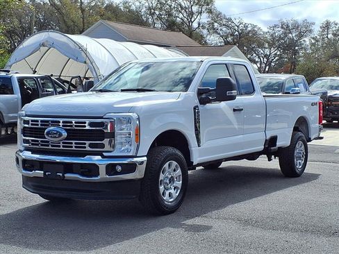 Used 2023 Ford F250 XLT image 3