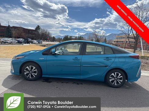 Used 2017 Toyota Prius Prime Advanced image 4
