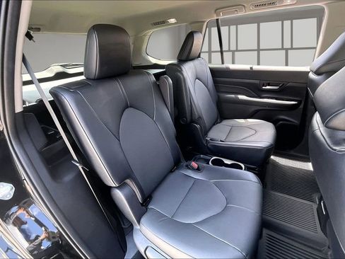 Used 2024 Toyota Grand Highlander XLE FWD image 24