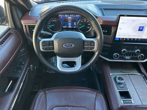 Used 2023 Ford Expedition Limited RWD image 17