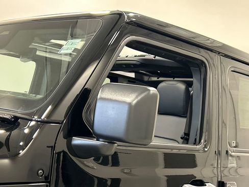 Used 2026 Jeep Wrangler Sahara image 12