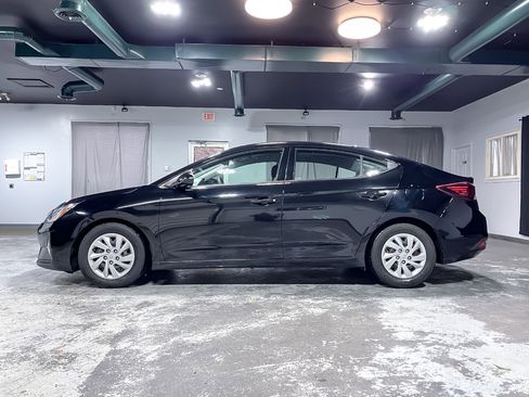 Used 2019 Hyundai Elantra SE w/ Cargo Package image 5
