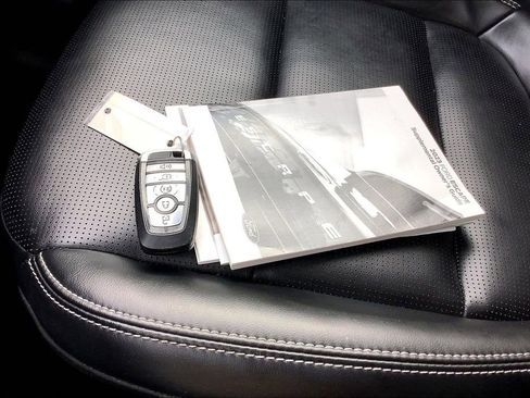 Used 2023 Ford Escape Platinum image 14