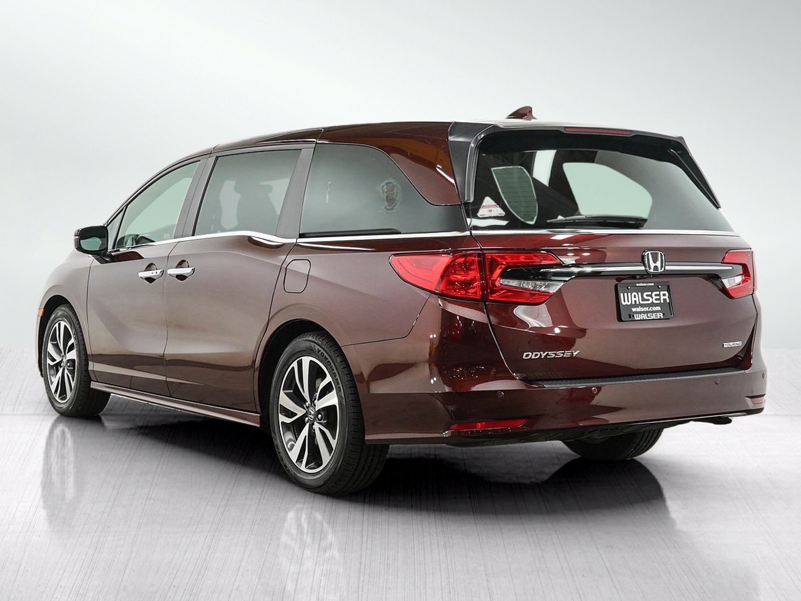 Used 2021 Honda Odyssey Touring image 3