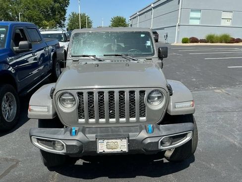 Used 2022 Jeep Wrangler Unlimited Sahara w/ Cold Weather Group AWD/4WD image 2