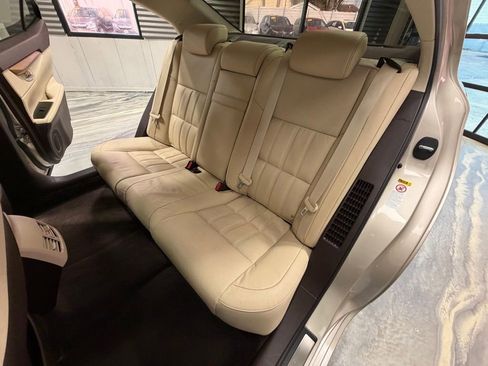 Used 2017 Lexus ES 300h w/ Luxury Package image 6