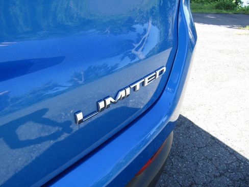Used 2025 Jeep Compass Limited AWD/4WD image 36
