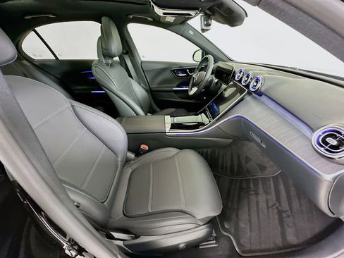 Used 2025 Mercedes-Benz C 300 Sedan image 31