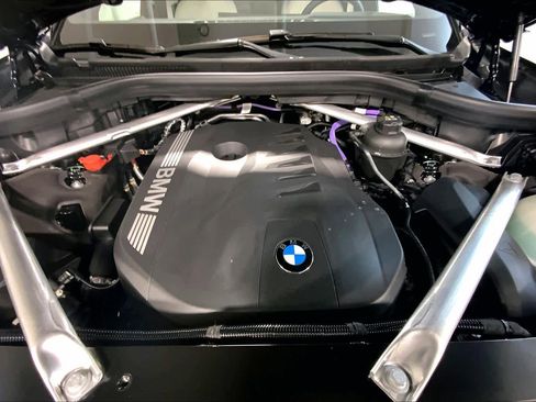 New 2026 BMW X7 xDrive40i w/ M Sport Package image 16