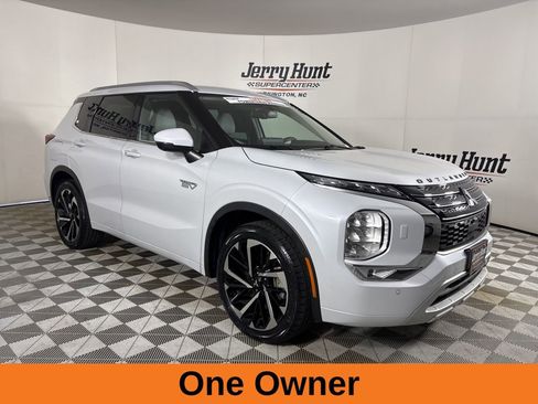 Used 2023 Mitsubishi Outlander SEL image 4