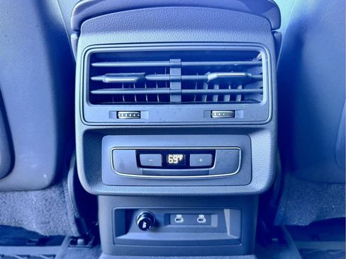 Certified 2022 Audi Q8 Premium w/ Convenience Package image 22