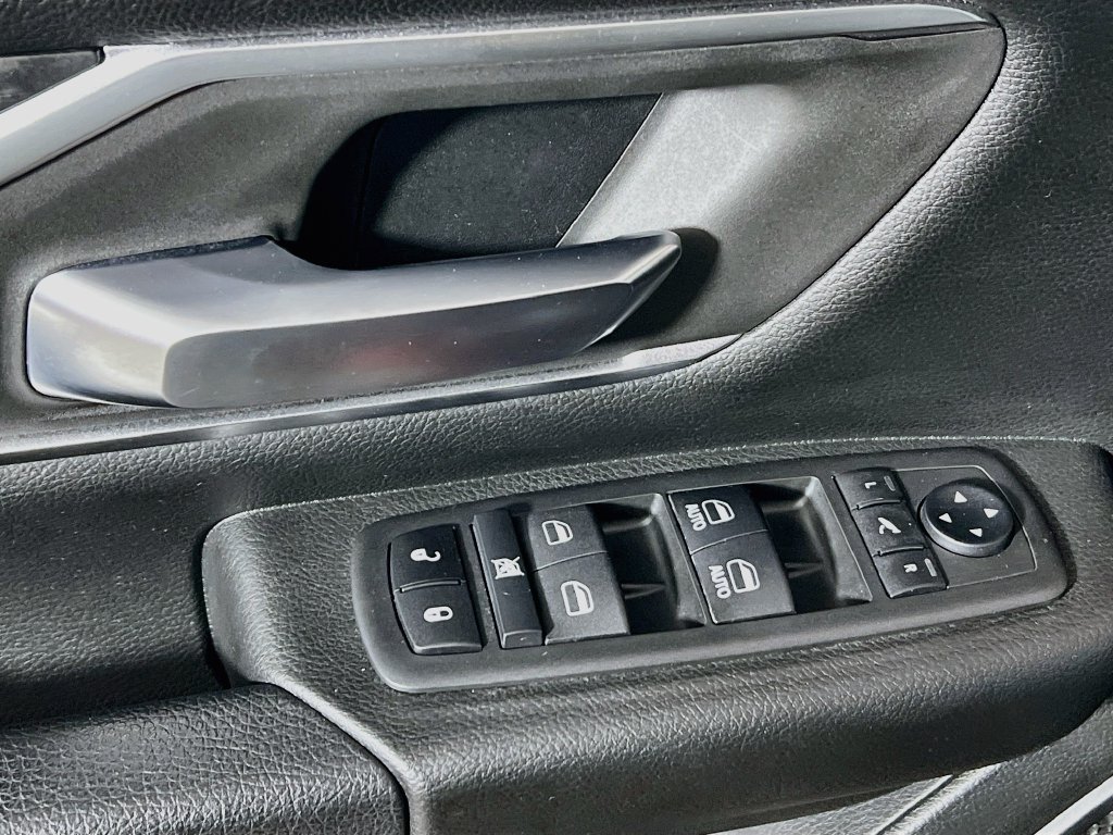 Used 2019 RAM 1500 Big Horn RWD image 16