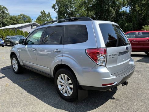 Used 2013 Subaru Forester 2.5X Premium AWD/4WD image 3